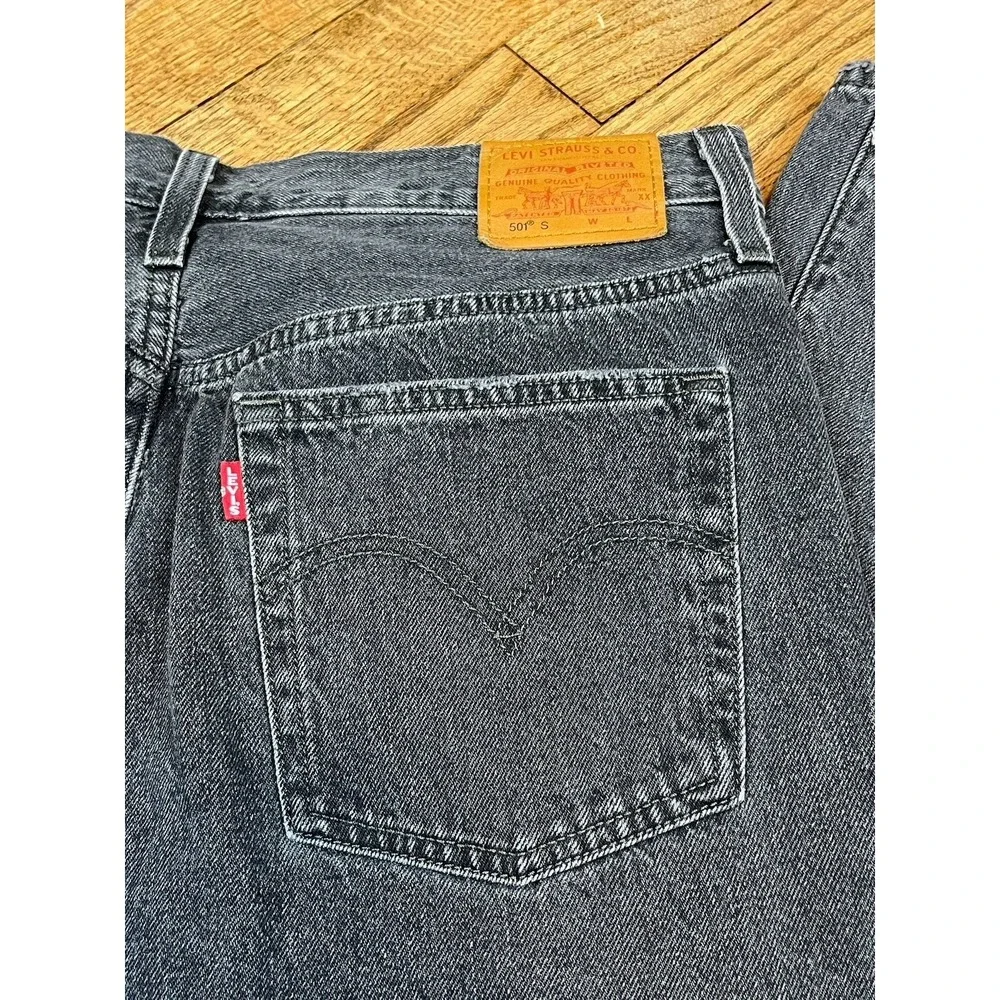 Levi's Black Denim Big E Button Fly 501 Distressed Jeans Premium Women's 32x28